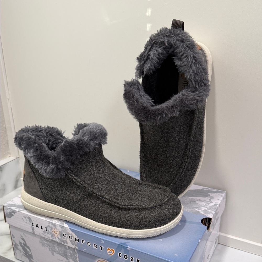 Makalu California brand women's faux fur-lined ankle boots size 7 - Picture 3 of 8